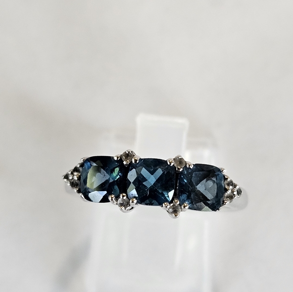 Genuine London Blue Topaz Ring 💍 in Sterling Silver Size 7! 💙 - Picture 5 of 10